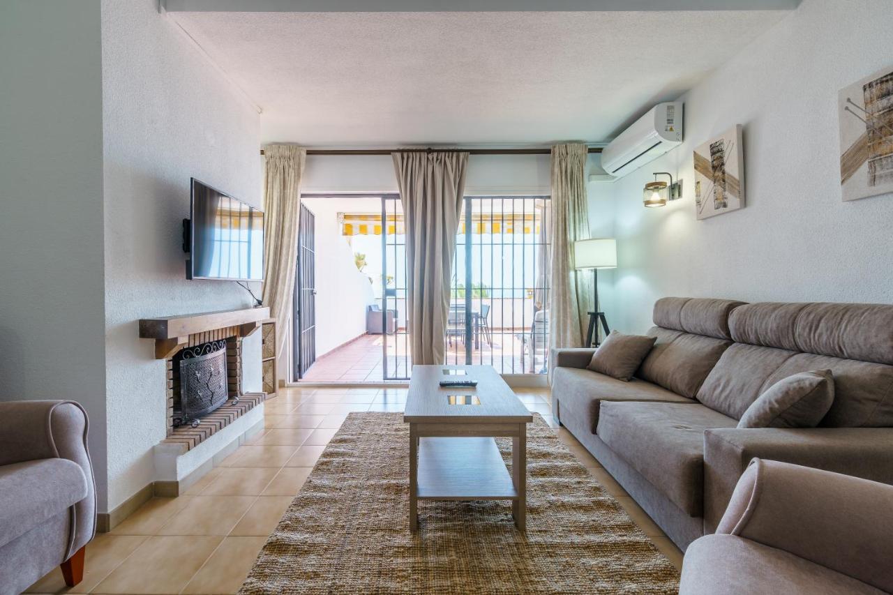 Living On The , First Line + Big Terrace Views Appartement Benalmádena